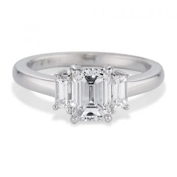 010564 - Emerald cut Diamond Engagement Ring in Platinum